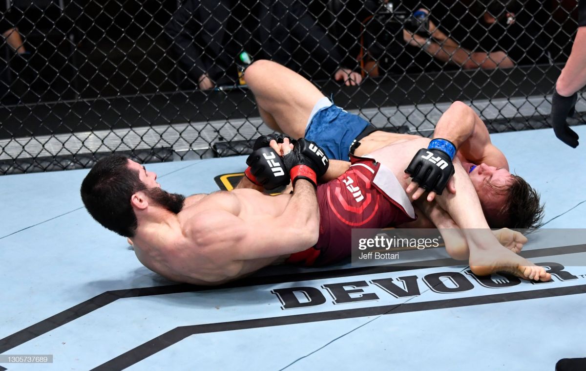 Chael Sonnen named the main problem of Islam Makhachev