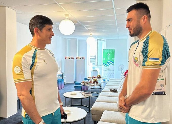 Sobchak uni ogziga oladi