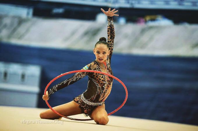 Jinsi shim kiygan dumba fotosurati Moskvadagi elita osiyolik eskortlar